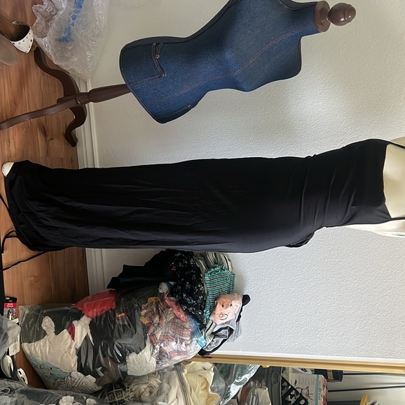 Black maxi formal dress - Picture 5 of 6